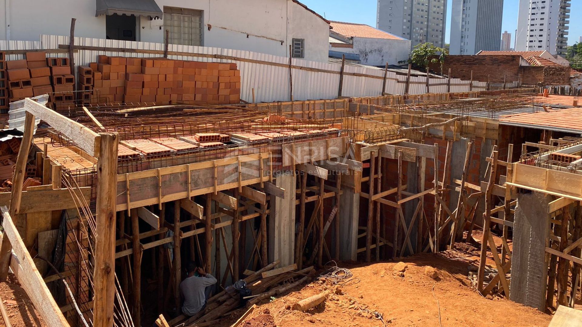 Projeto estrutural Rosário Piracicaba desenvolvido pela Enrisa Engenharia, com estrutura em concreto armado otimizada, garantindo segurança, eficiência e desempenho.